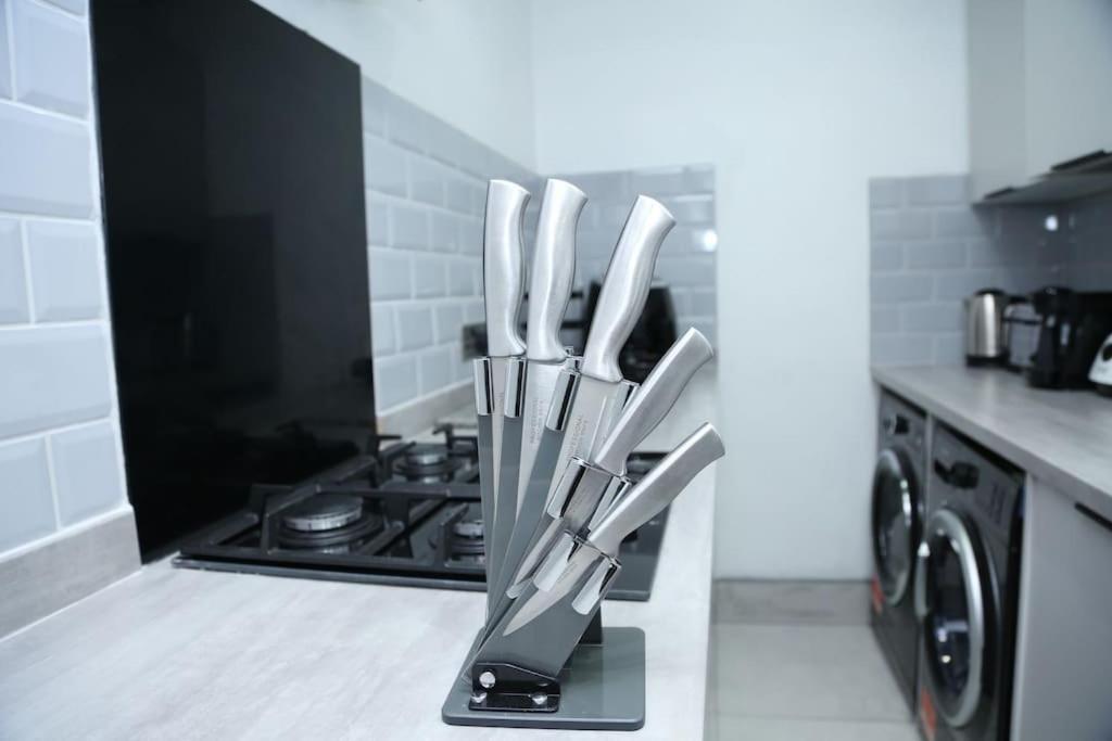 Full, Modern Family House In Salford Vakantiehuis *