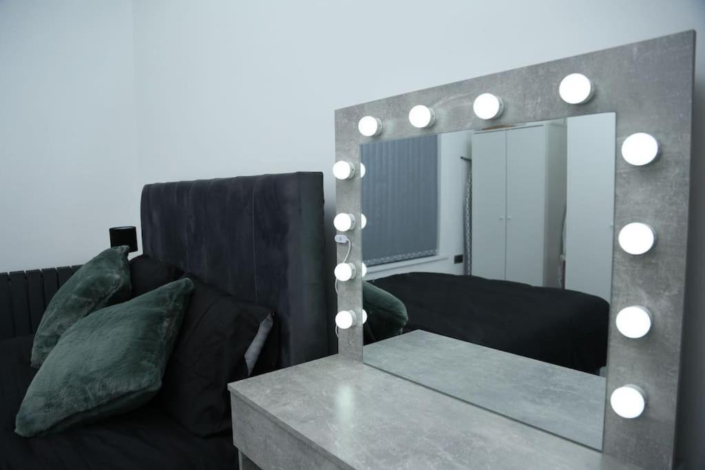 Full, Modern Family House In Salford Casa vacanze Manchester