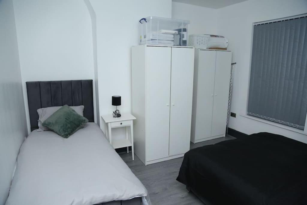 Casa vacanze Full, Modern Family House In Salford